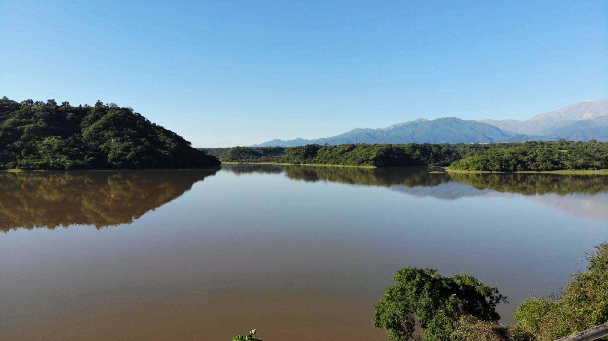 Dique Los Alisos, el más cercano de los diques jujeños (2/3)