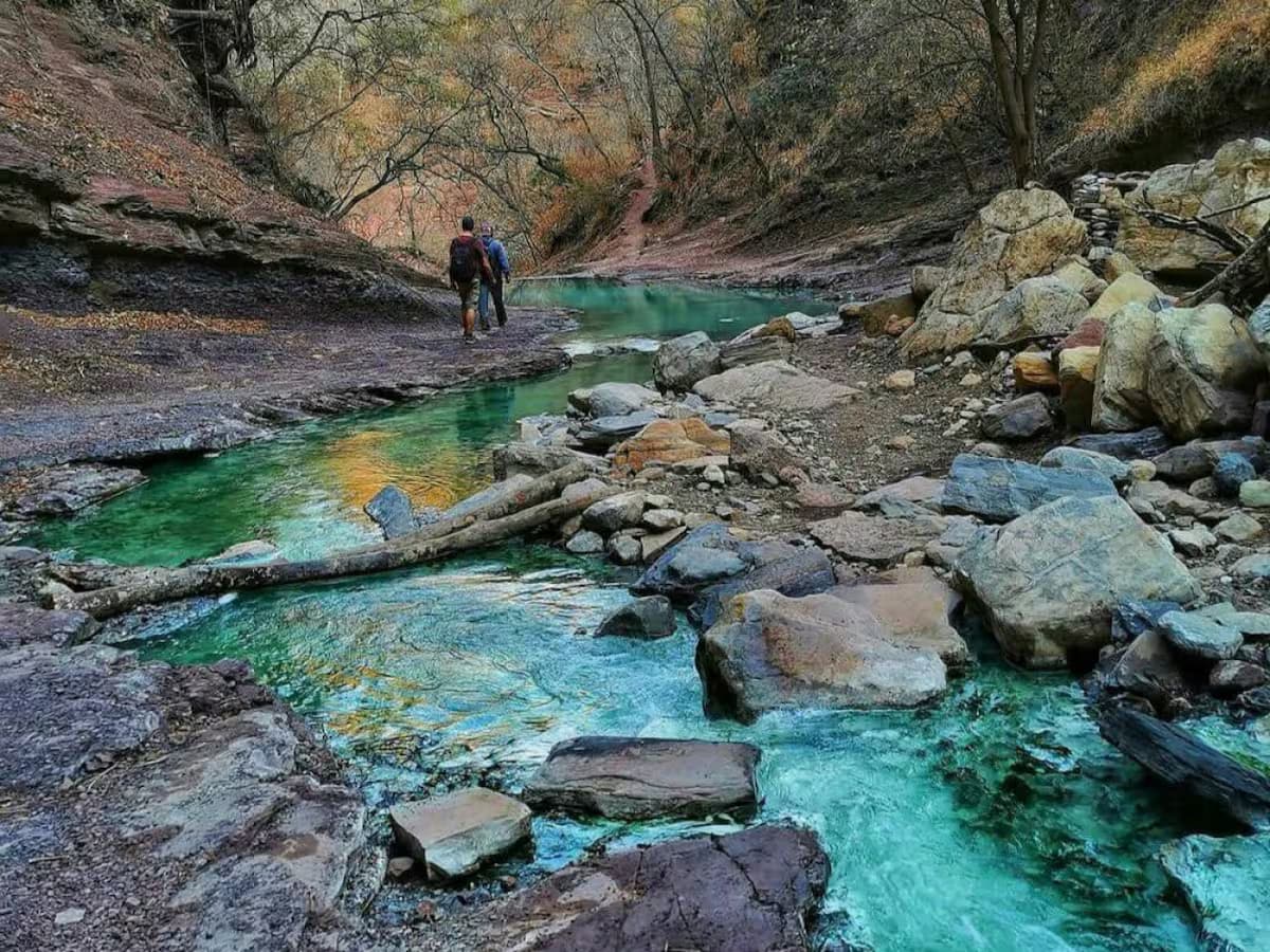 Termas del Río Jordán, piletones turquesa en la selva (2/5)